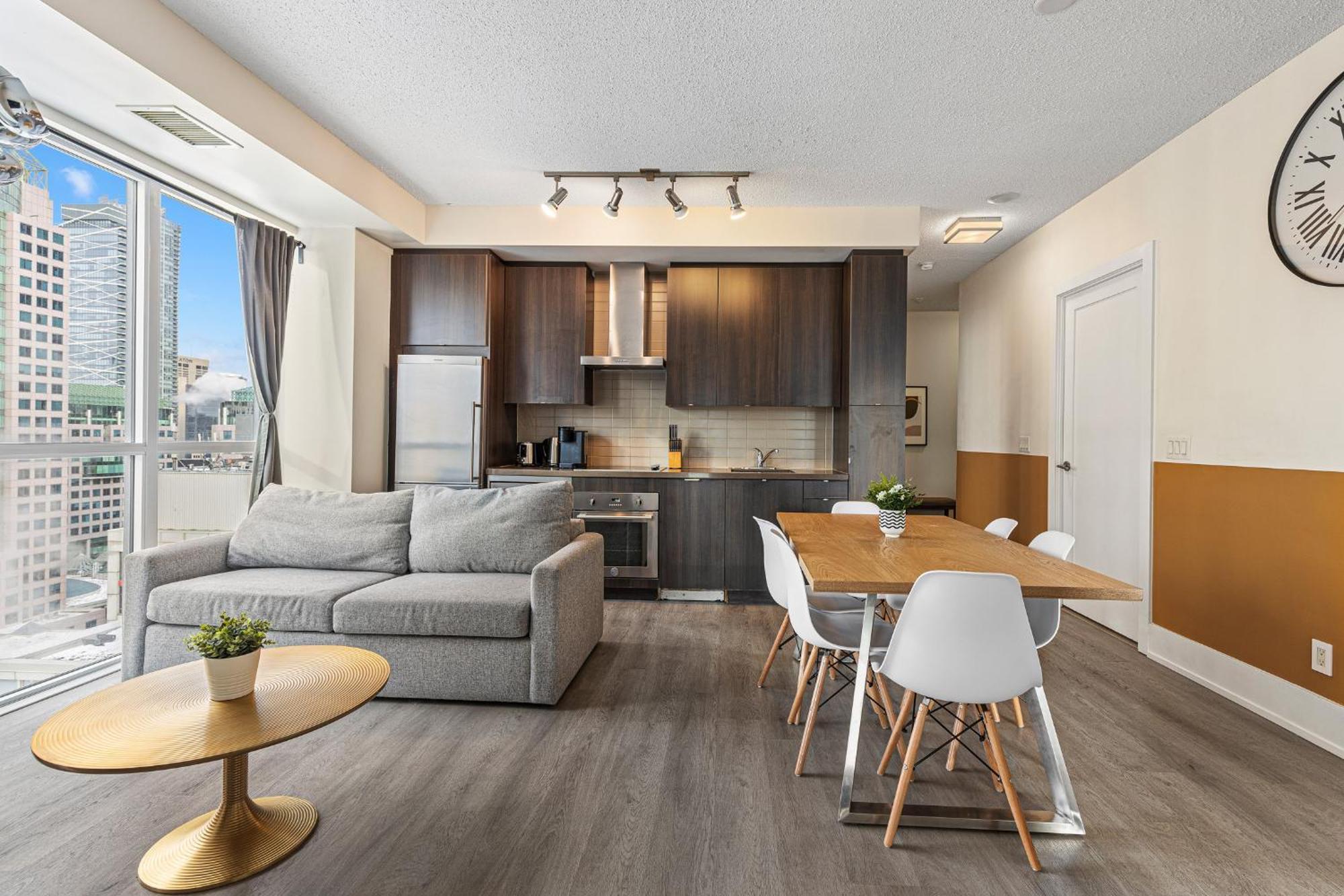 3 Bedroom Beside Cn Tower With Parking Downtown Toronto Zewnętrze zdjęcie