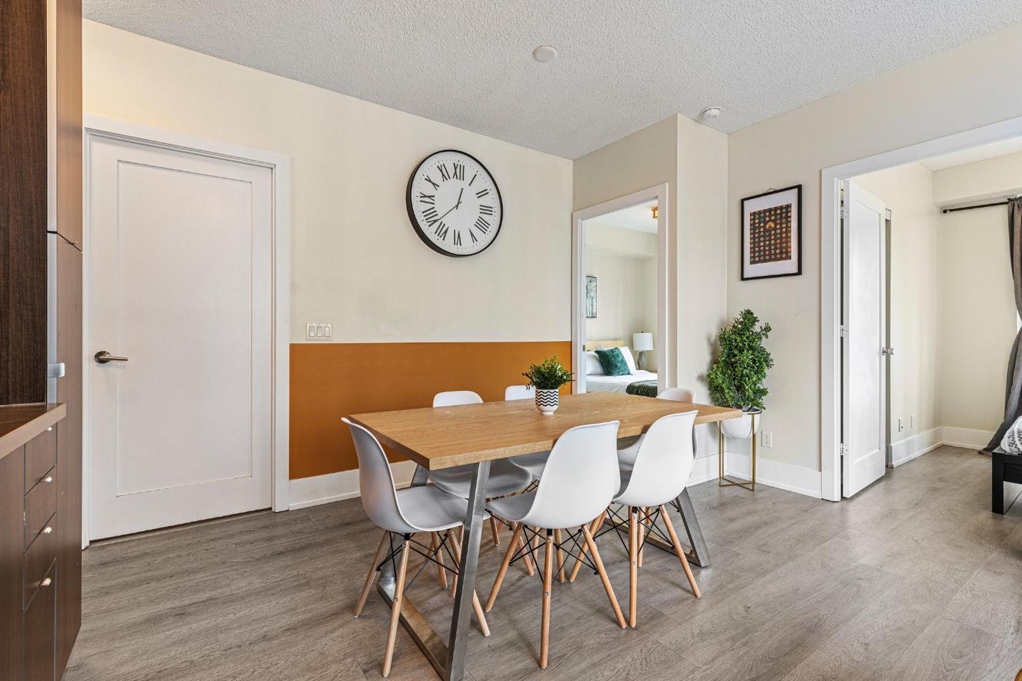 3 Bedroom Beside Cn Tower With Parking Downtown Toronto Zewnętrze zdjęcie