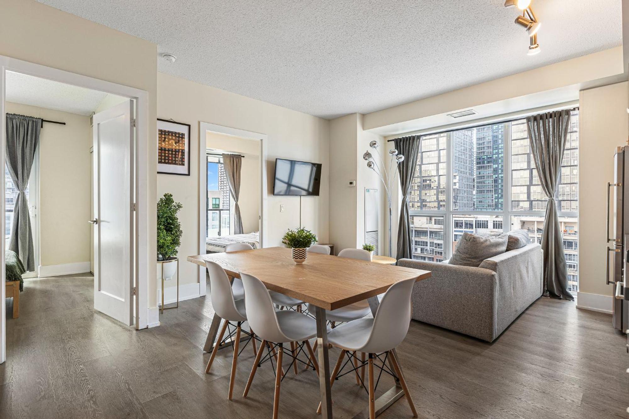 3 Bedroom Beside Cn Tower With Parking Downtown Toronto Zewnętrze zdjęcie